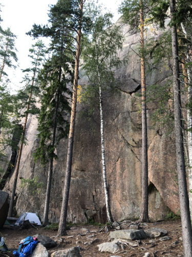 Nuku yö ulkona -tempaus Repovedellä